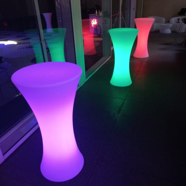 glow cocktail table at a cocktail event